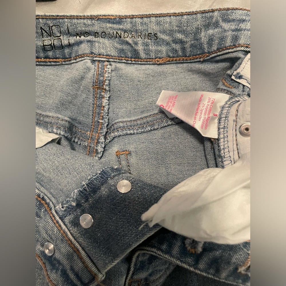 No Boundaries jeans size 3 - Picture 3 of 3